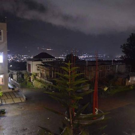 Villa Agro Kusuma Pinus R7 バトゥ エクステリア 写真